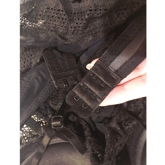 ⚫️SALE⚫️ VIX Bodysuit - Picture 7 of 8